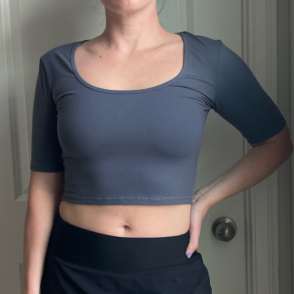 PARAGON FITWEAR Scoop Neck Crop Top